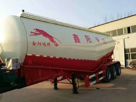 山东鑫阳专业制造散装水泥半挂车粉粒物料运输半挂车