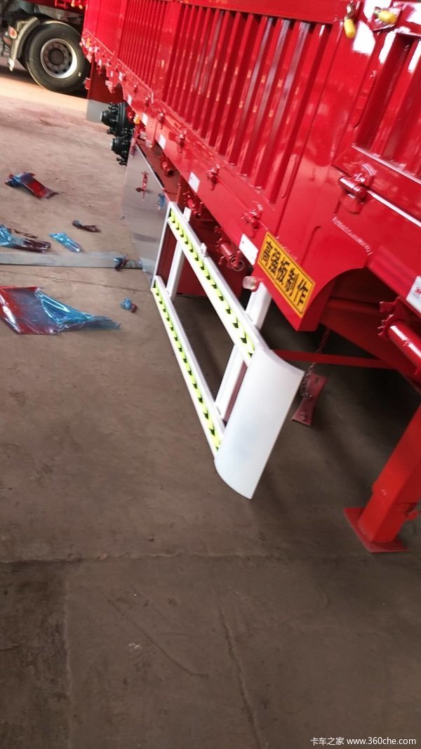 13米轻型仓栏仓栅式半挂车图片