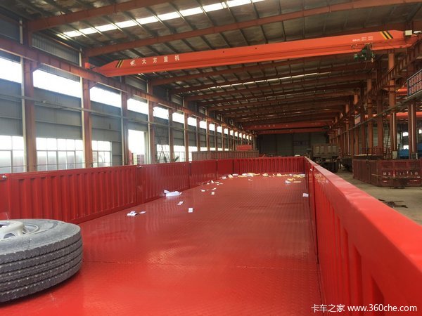 河南金马诚信企业，全自动机械焊接技术，轻量化，质量三包厢式半挂车图片