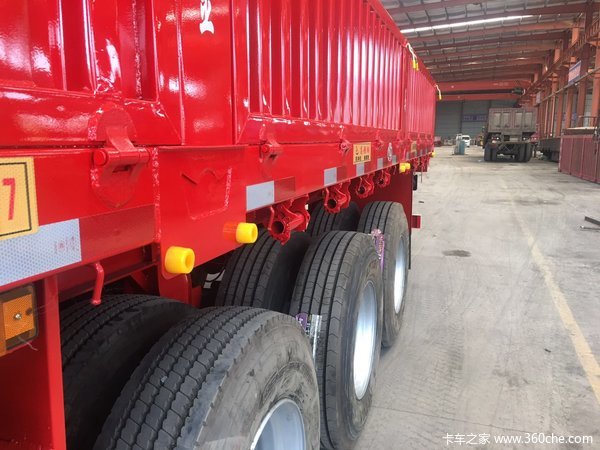 河南金马诚信企业，全自动机械焊接技术，轻量化，质量三包厢式半挂车图片