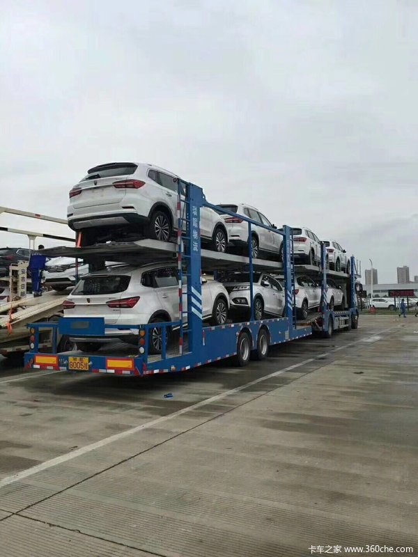 〈车辆运输专家〉中置轴车辆运输车轿运车图片