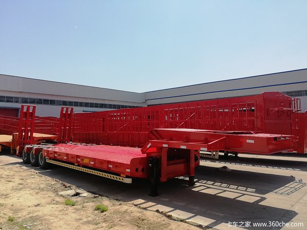 各种工程机械运输低平板半挂车现车轻型整车高强钢制作低平板半挂车图片