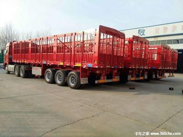 轻量化设计，承载力强仓栅式半挂车图片