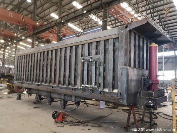 分期购车集装箱式半挂车图片