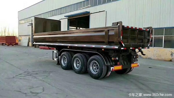 平板自卸半挂车，平板后翻，U型一体式后翻。自卸半挂车图片