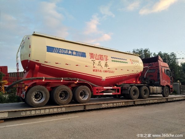 新宇斯派菲勒下灰罐车粉粒物料运输半挂车图片