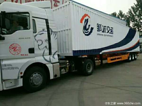 专业集装箱，飞翼，侧帘集装箱。集装箱式半挂车图片