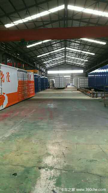 专业集装箱，飞翼，侧帘集装箱。集装箱式半挂车图片