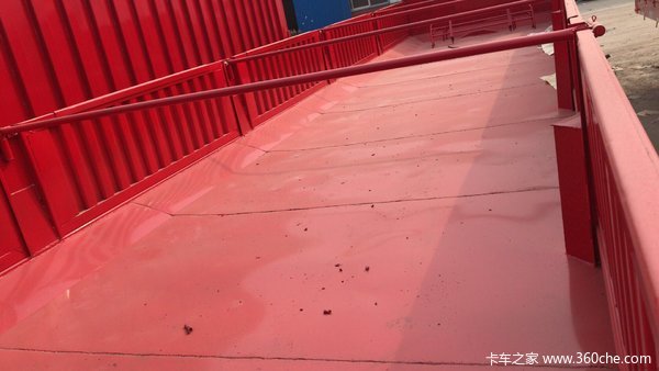13米标车侧翻栏板式半挂车图片