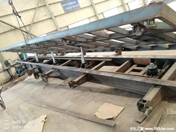 13米x2.55米x0.6米超轻标箱侧翻半挂车，可做加高，可做卧底自卸半挂车图片