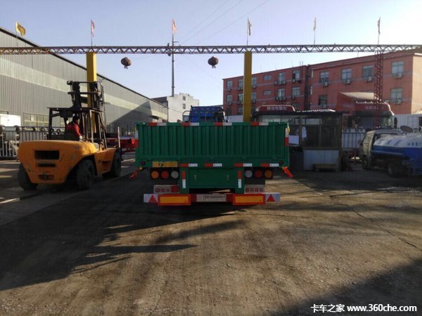 富华13米标箱，侧翻价格另算。（此价格不含轮胎钢圈）栏板式半挂车图片