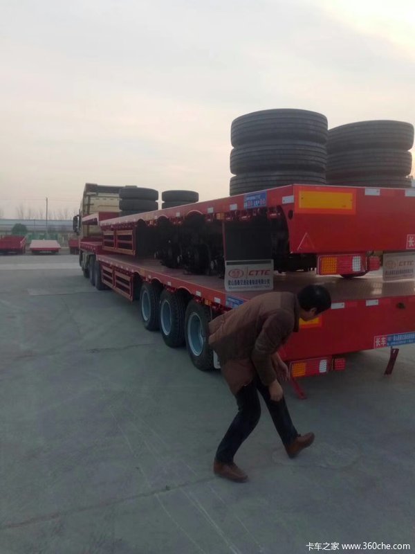 13.75前后等宽大板包牌出售低平板半挂车图片