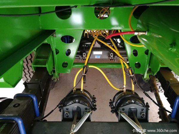 8.5米后翻自卸半挂车山东建宇LUFEI牌自卸半挂车图片