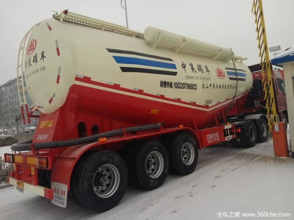 2019新款超轻型罐车粉粒物料运输半挂车图片