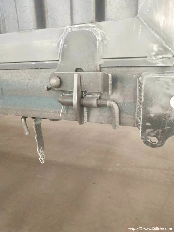 13米标车侧翻自卸半挂车图片