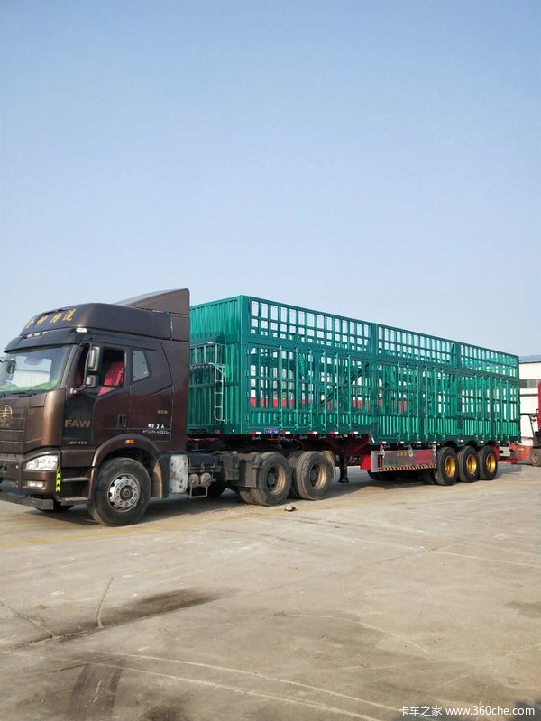 2019新款苍蓝，自重轻，承载力强。仓栅式半挂车图片