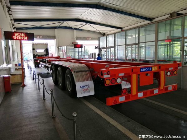 中集通华集装箱式半挂车图片