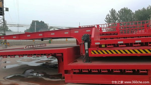 13.75×3米低平板挂车以及苍栏和标箱。低平板半挂车图片