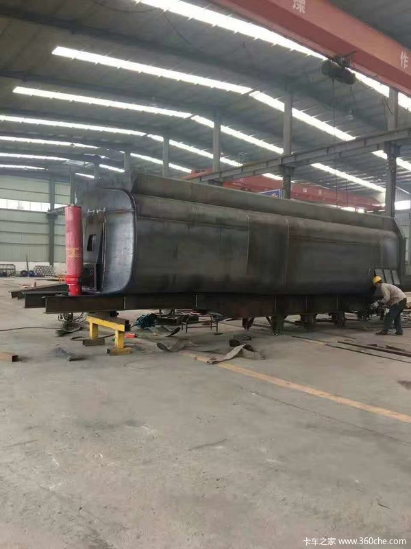 罐式后翻9*9自卸半挂车图片