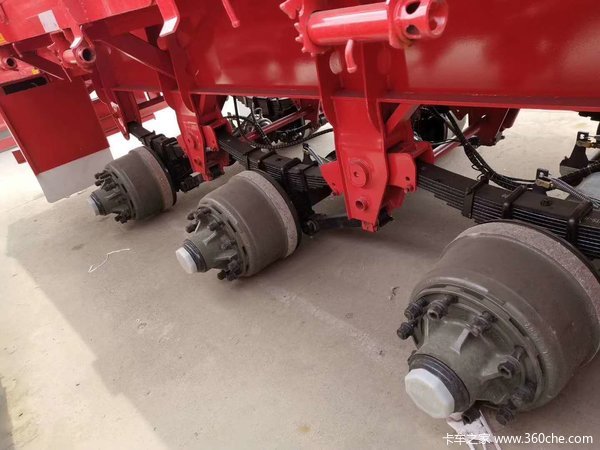 标车侧翻。可加高自卸半挂车图片