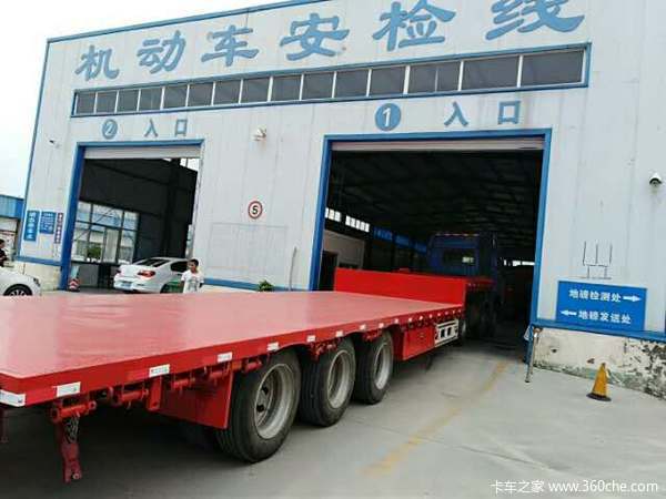 13.75*3米，前后等宽，自重轻，可集中载货低平板半挂车图片