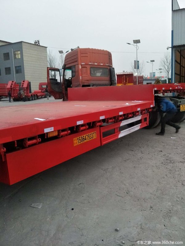 13.75*3米，前后等宽，自重轻，可集中载货低平板半挂车图片