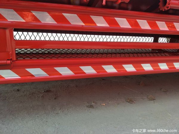 13.75米低平板，前后可做等宽低平板半挂车图片