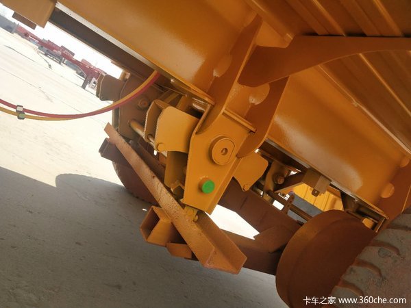 2019最新8*5后翻半挂自卸半挂车图片