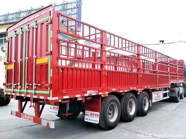 厂家直销仓栅式半挂车，轻量化设计载货多更实用仓栅式半挂车图片