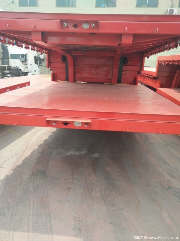 专业生产13.75×3米和17.5×3米低平板低平板半挂车图片