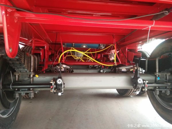 专业生产13.75×3米和17.5×3米低平板低平板半挂车图片