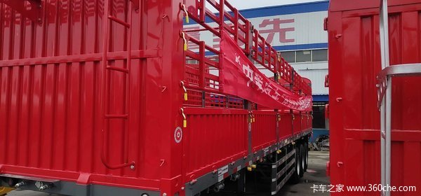 云南专属定制花栏车仓栅式半挂车图片