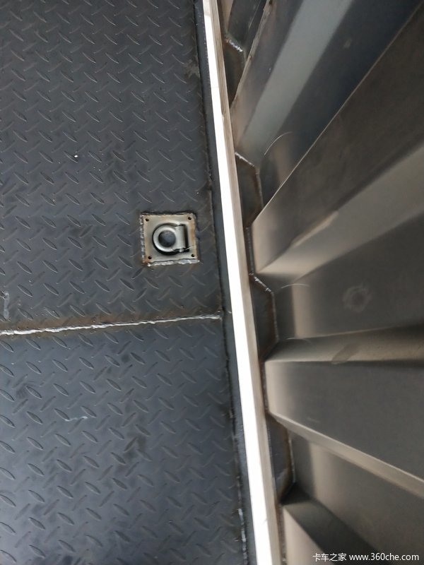 展翼箱骨架箱一体分体骨架式集装箱半挂车图片