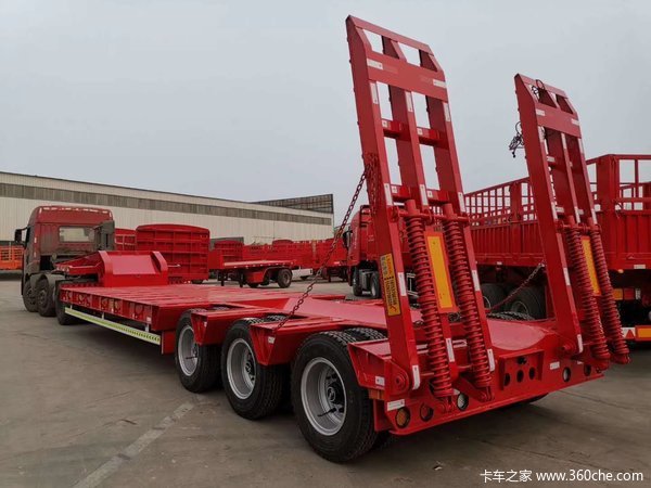 13.75米长3米等宽大板挖掘机运输车，大件运输三线六轴低平板半挂车图片