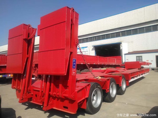 13.75米长3米等宽大板挖掘机运输车，大件运输三线六轴低平板半挂车图片