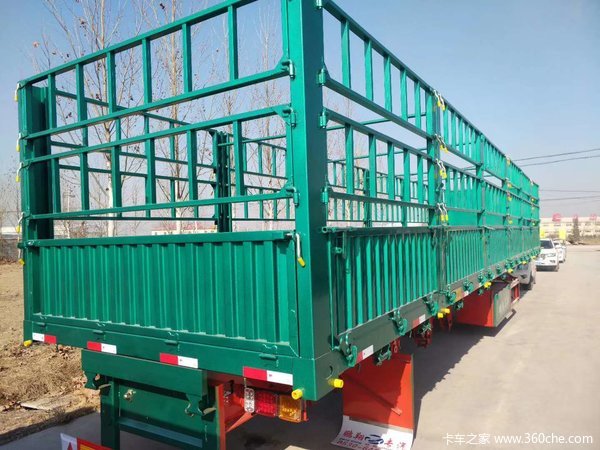 苍蓝式半挂车，整车高强材质，可选对开门，上下分体式开门仓栅式半挂车图片