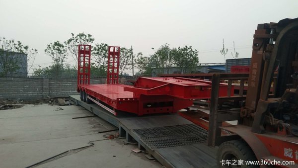 各型号勾机板，轴线车轴线挂车图片