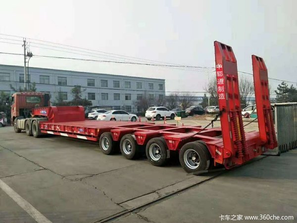 各型号勾机板，轴线车轴线挂车图片