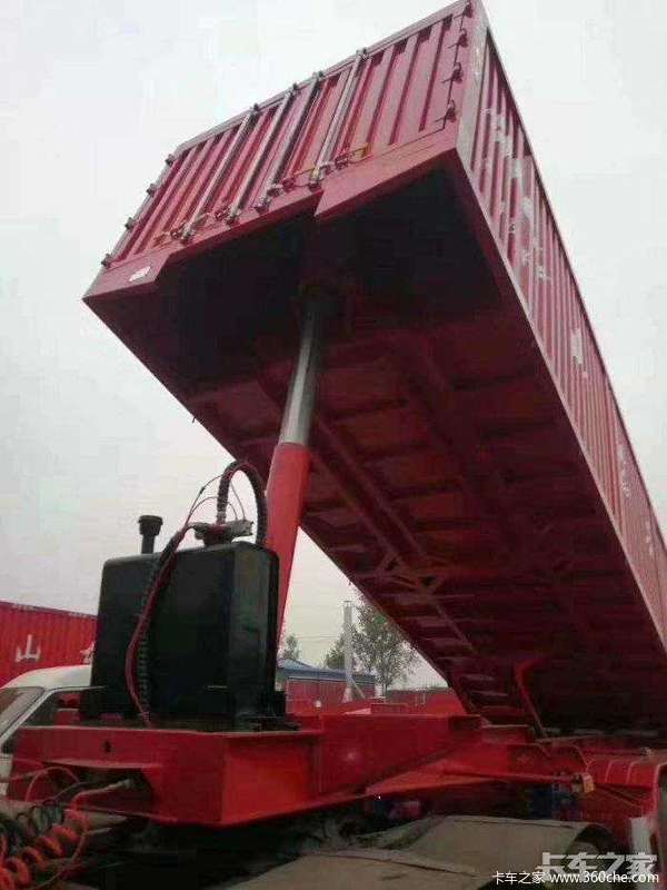 后翻骨架完美结合！自卸半挂车图片
