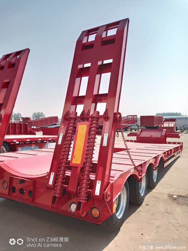 10米至13米75钩机板低平板半挂车图片