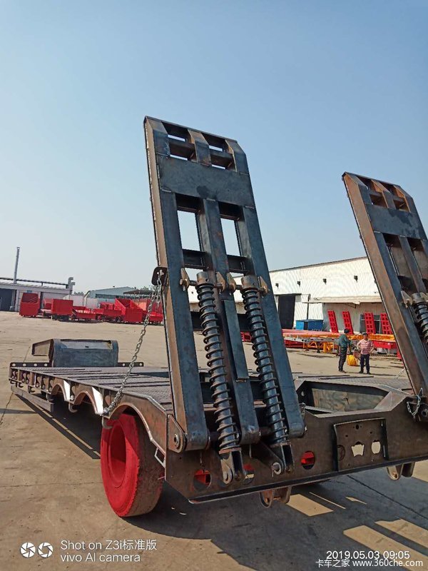 10米至13米75钩机板低平板半挂车图片