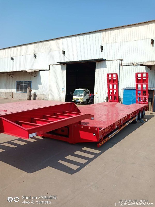 10米至13米75钩机板低平板半挂车图片