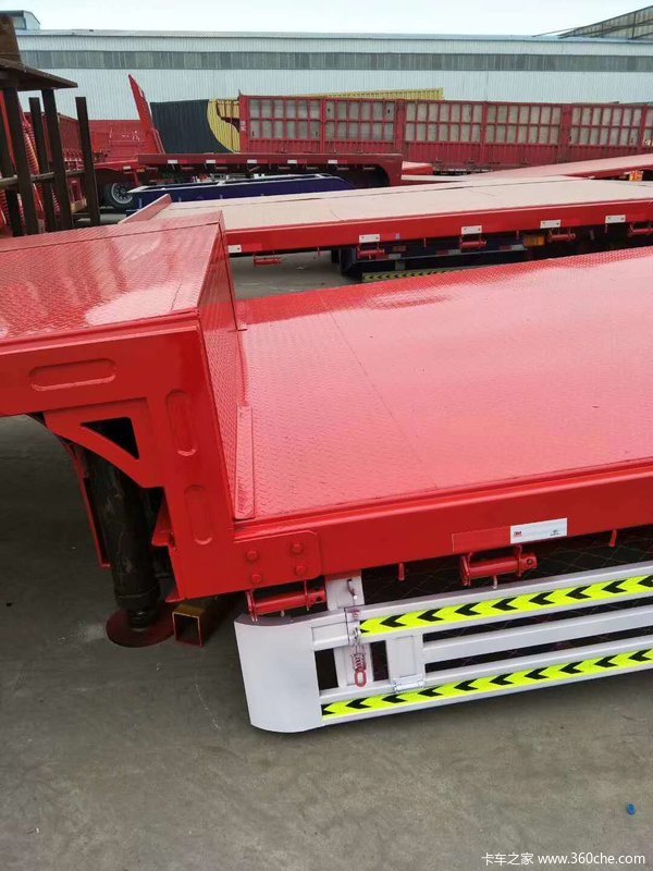13.75米大板低平板半挂车图片