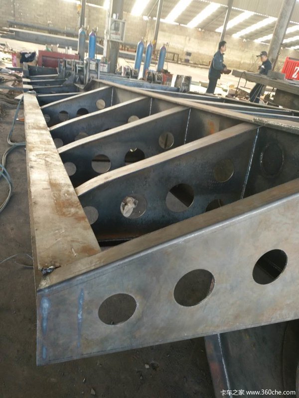 骏骋车辆凹梁式低平板图片