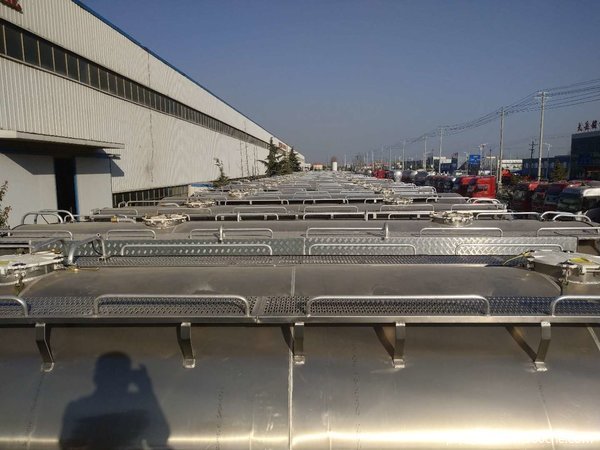 28到38方万事达铝合金罐车粉粒物料运输半挂车图片