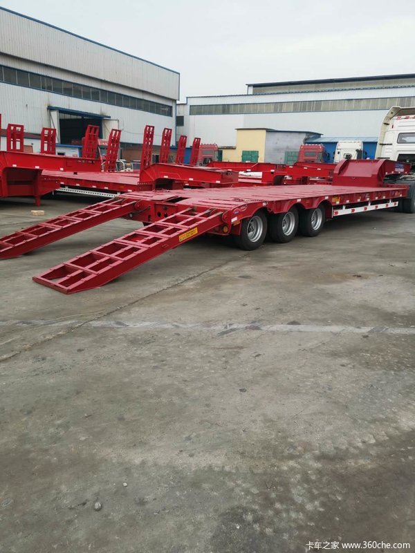 梁山东华挂车直销低平板半挂车图片