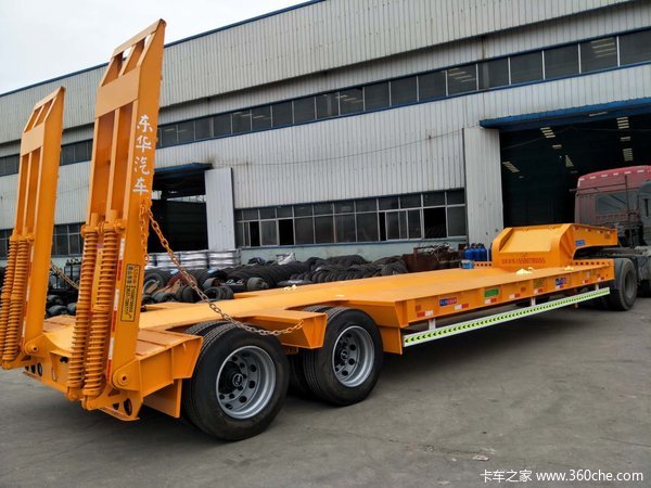 梁山东华挂车直销低平板半挂车图片