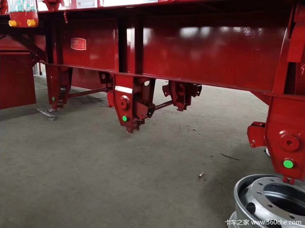 最正规的侧翻自卸半挂车图片