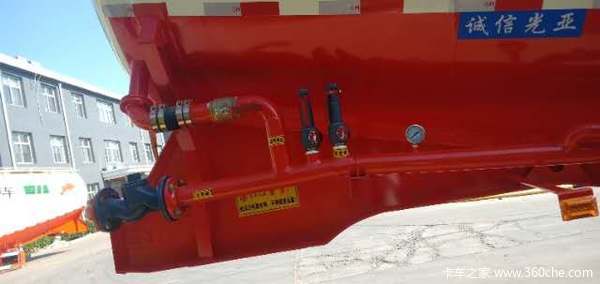 光亚罐车，自重轻，卸灰快，剩灰少，更高效。粉粒物料运输半挂车图片