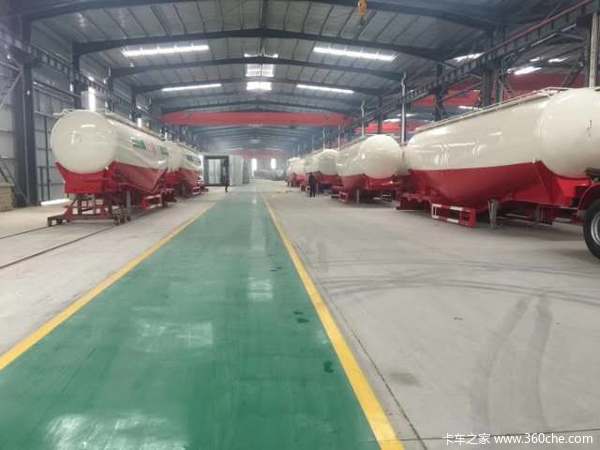 光亚罐车，自重轻，卸灰快，剩灰少，更高效。粉粒物料运输半挂车图片